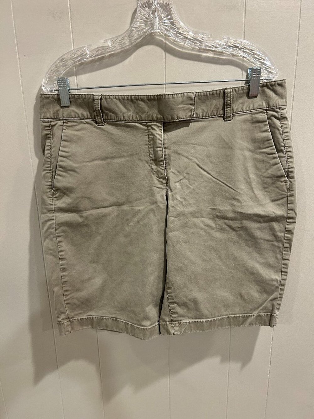 Ann Taylor Bermuda Shorts, Size 12